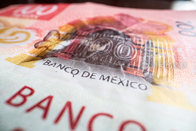 墨西哥银行(Banco De Mexico)的一张墨西哥100比索银行纸币的特写Macro艺术细节镜头